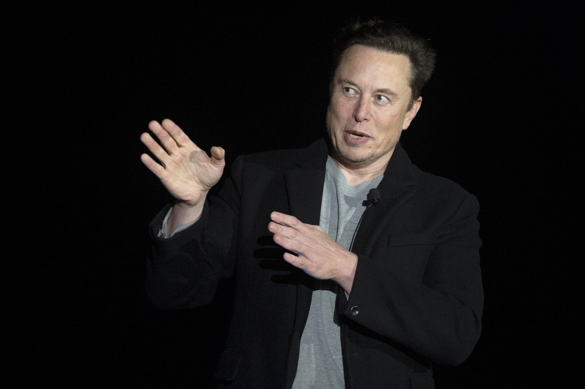 Tỷ phú Elon Musk tại một sự kiện gần Boca Chica, bang Texas, Mỹ, ngày 10/2. Ảnh: AFP