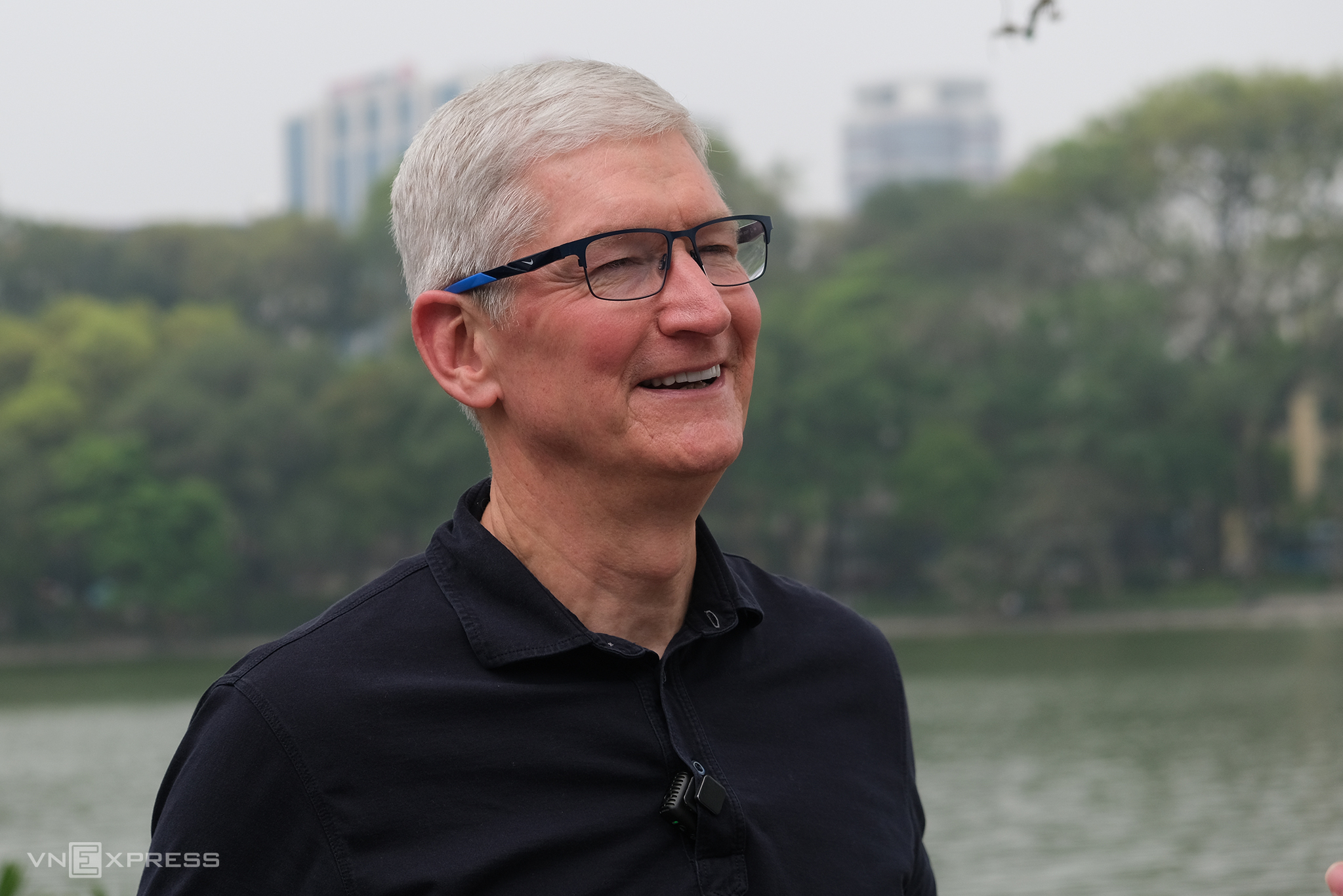 CEO Apple Tim Cook tại Hà Nội sáng 15/4. Ảnh: Tuấn Hưng