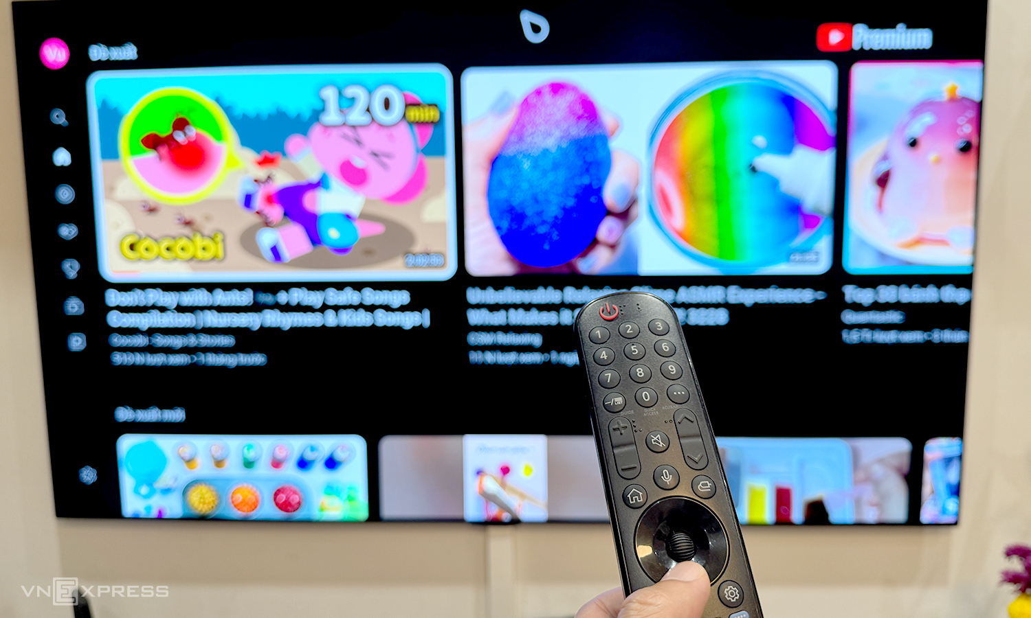 Đa số TV hiện tại đều là thông minh, tích hợp phần mềm xem video trực tuyến. Ảnh: Tuấn Hưng