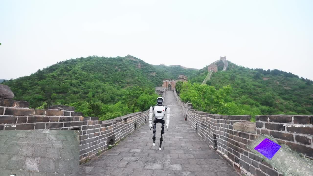 Robot hình người đầu tiên leo Vạn Lý Trường Thành