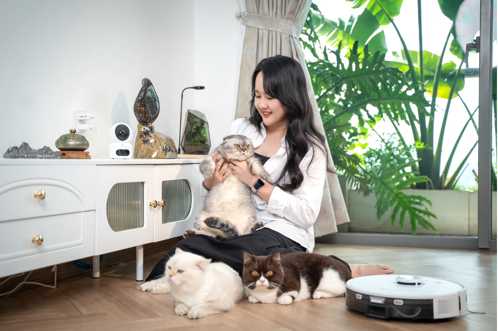 Người dùng bên các sản phẩm smarthome của EZVIZ.