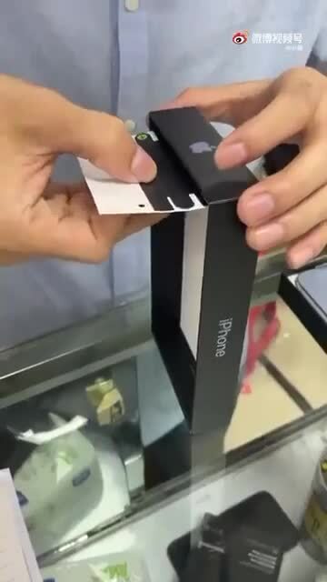 Seal giấy mới trên iPhone 13 bị làm giả