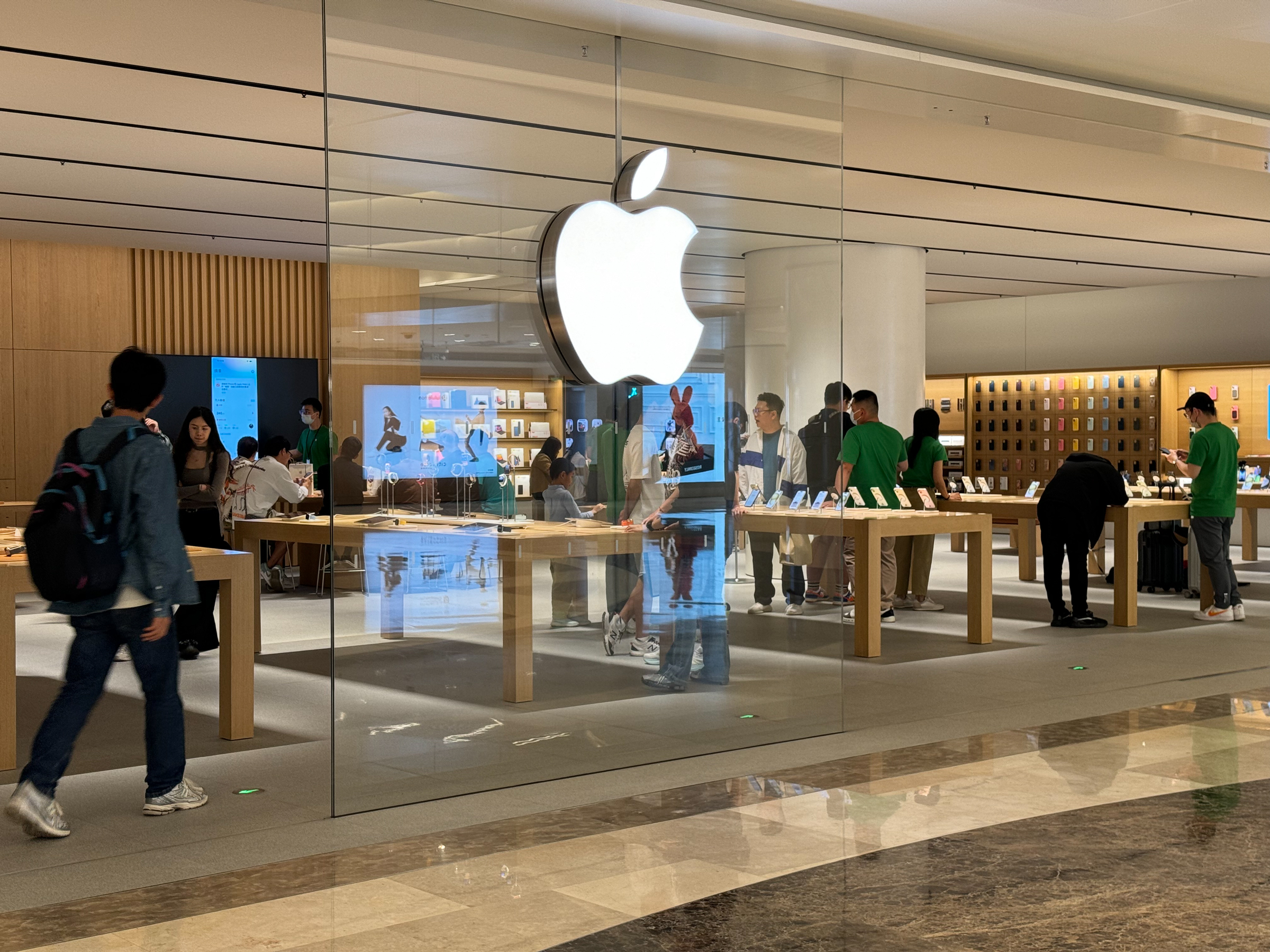 Một cửa hàng Apple Store tại Vũ Hán, Trung Quốc, tháng 4/2024. Ảnh: Lưu Quý