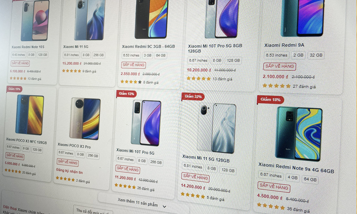 Hàng loạt mẫu máy được gắn nhãn sắp về hàng trên website của một nhà bán lẻ.