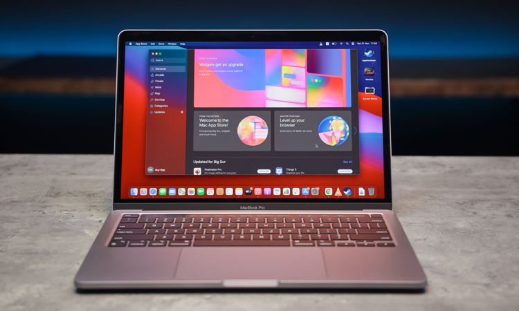 Macbook Pro 13 inch, bản dùng chip M1, RAM 8 GB, bộ nhớ trong 256 GB đang có giá 31,9 triệu đồng, tăng khoảng một triệu đồng nhưng vẫn khan hàng. Ảnh: Trần Phong