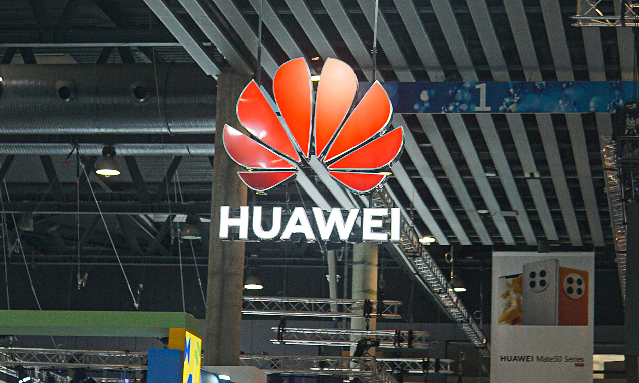 Logo Huawei tại triển lãm MWC, tháng 2/2023. Ảnh: Lưu Quý