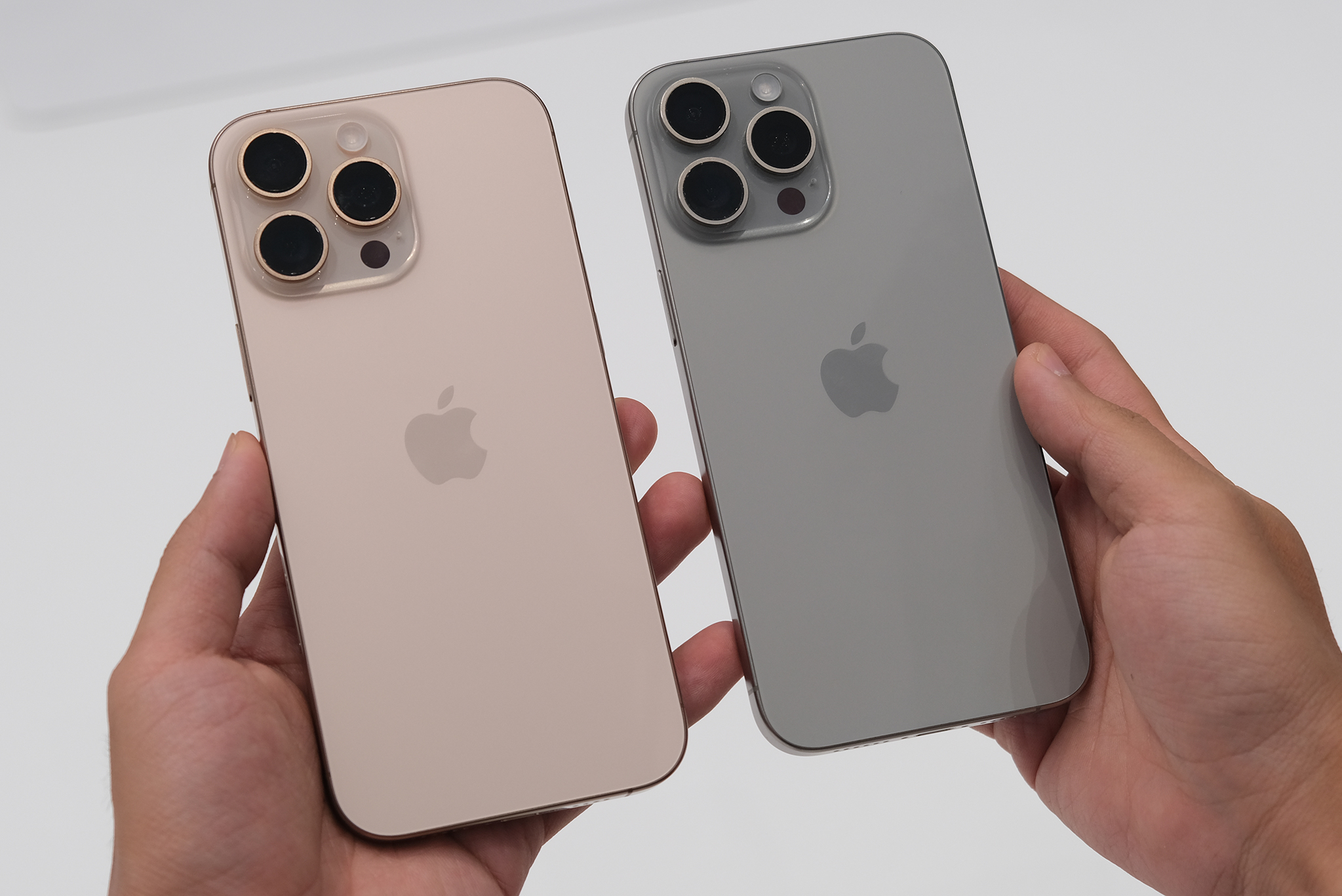 iPhone 16 Pro Max tại sự kiện ra mắt tháng 9/2024. Ảnh: Tuấn Hưng