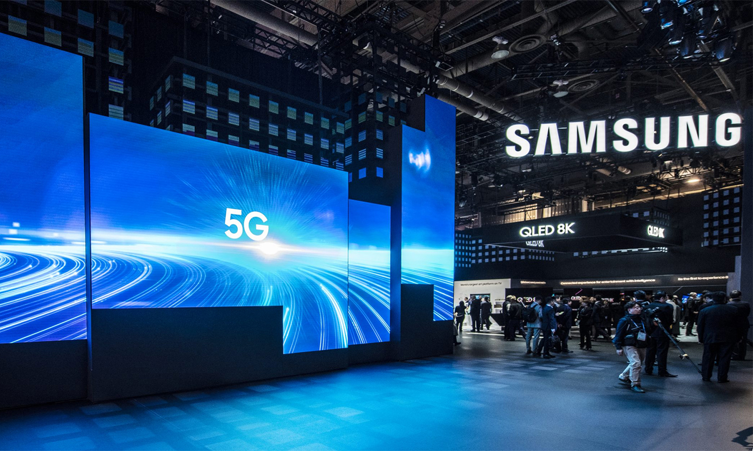 Biểu tượng 5G tại gian hàng của Samsung trong một triển lãm công nghệ. Ảnh: Sammobile