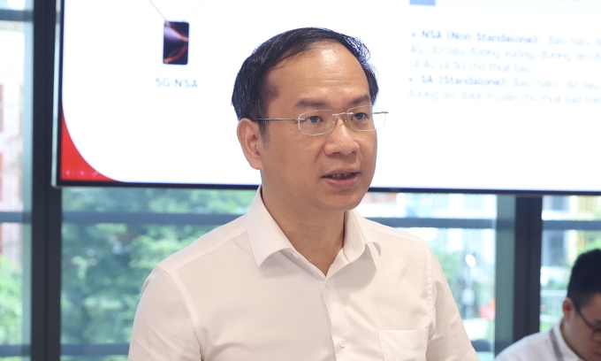 Ông Hoàng Đức Thanh - Phó Giám đốc Trung tâm kỹ thuật toàn cầu Viettel Network chia sẻ tại sự kiện. Ảnh: Chí Hiếu