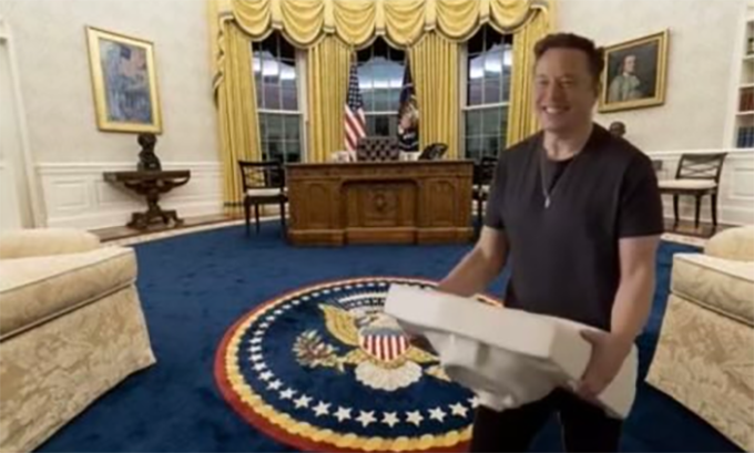 Bức ảnh ghép Elon Musk bê bồn rửa vào Nhà Trắng. Ảnh: X/Elon Musk