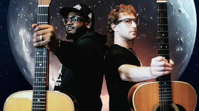 Rapper T-Pain (trái) và Zuckerberg trên bìa bài hát Get Low. Ảnh: Consequence