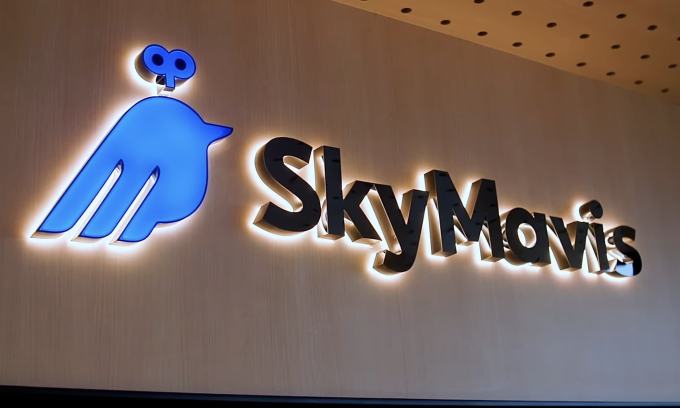 Logo Sky Mavis trong video giới thiệu văn phòng công ty ở TP HCM. Ảnh chụp màn hình