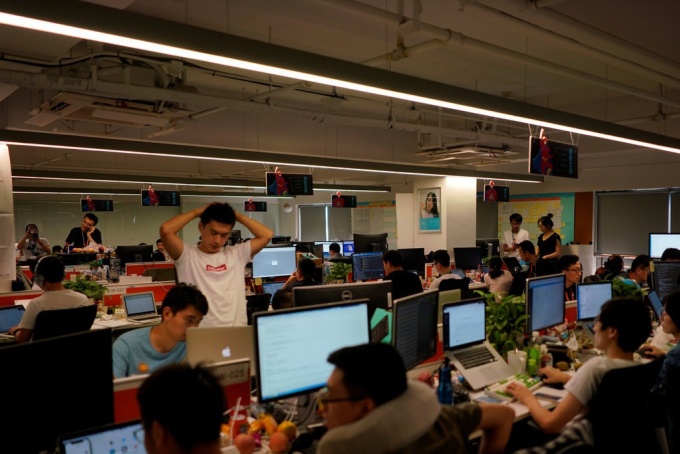 Bên trong một công ty công nghệ Trung Quốc. Ảnh: Reuters