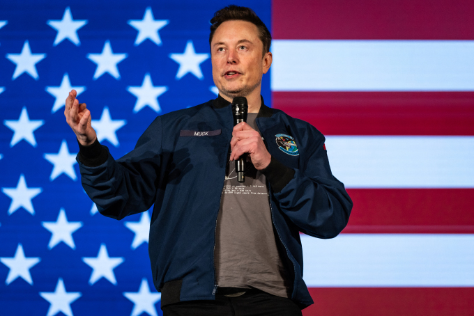 Tỷ phú Elon Musk tại sự kiện ở thành phố Lancaster, bang Pennsylvania ngày 26/10. Ảnh: AFP