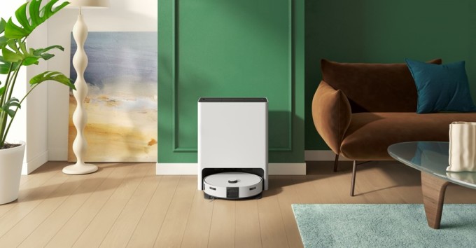 Máy hút bụi Samsung Bespoke Jet Bot tích hợp AI vừa hút vừa lau tự động. Ảnh: Samsung