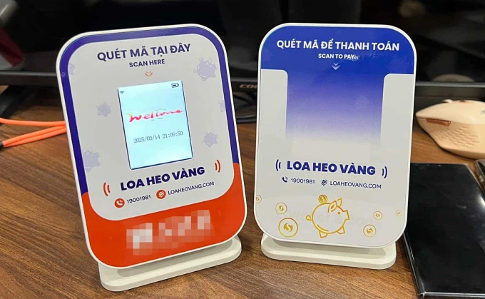 Một mẫu loa báo tiền tích hợp màn hình hiển thị QR. Ảnh: Bá Mạnh
