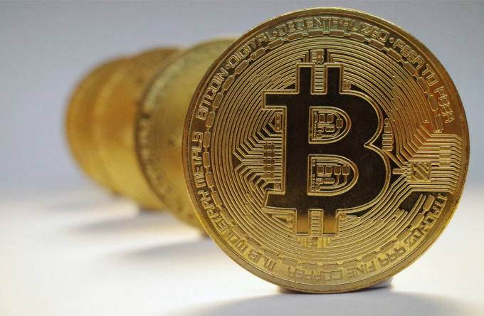 Hình ảnh minh họa về tiền điện tử ảo Bitcoin. Ảnh: REUTERS