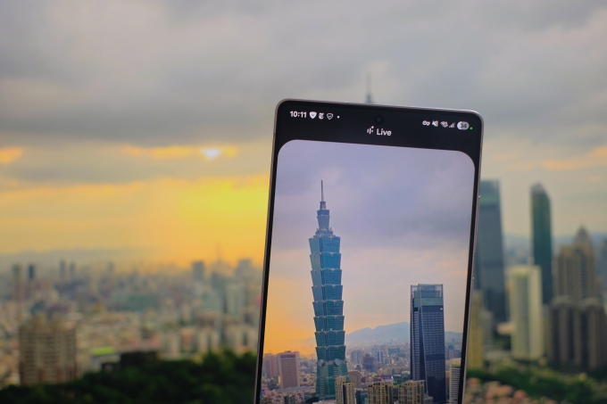 Gemini cung cấp thông tin về độ cao, cấu trúc và tiện ích bên trong của tòa tháp Taipei 101. Ảnh: Samsung