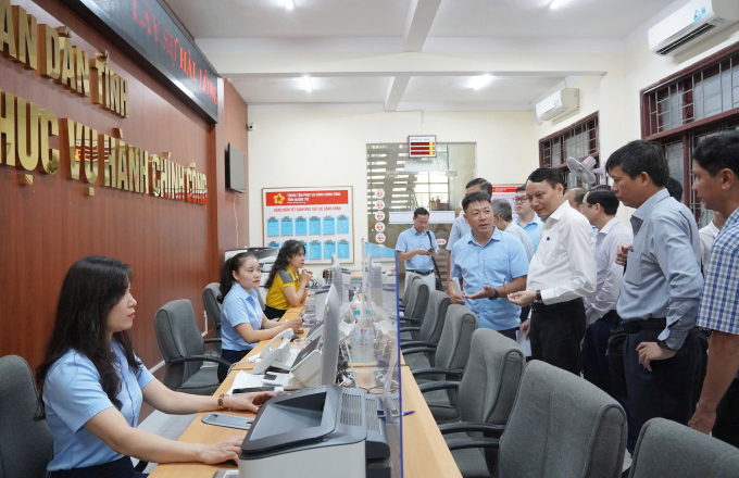 Đoàn công tác Bộ Khoa học và Công nghệ do ông Trần Hậu Ngọc, Phó chủ tịch Ủy ban Tiêu chuẩn Đo lường Chất lượng Quốc gia dẫn đầu, làm việc với tỉnh Quảng Trị. Ảnh:Bộ KH&CN