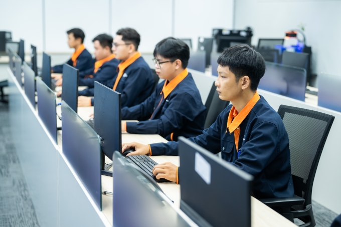 Đội ngũ kỹ sư vận hành DC. Ảnh: FPT