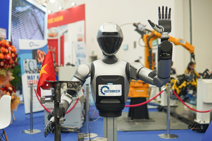 Robot được trưng bày, sử dụng tại triển lãm 80 năm thành tựu đất nước, tháng 8/2025. Ảnh: Lưu Quý