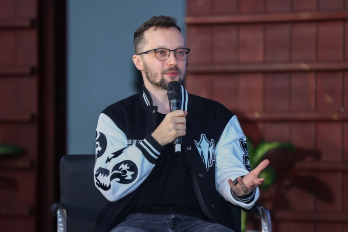 Ông Piotr Pilich - Giám đốc Sản phẩm Esports tại LCP đánh giá cao sự nhiệt huyết và đam mê của cộng đồng fan LMHT tại Việt Nam. Ảnh: Quỳnh Trần