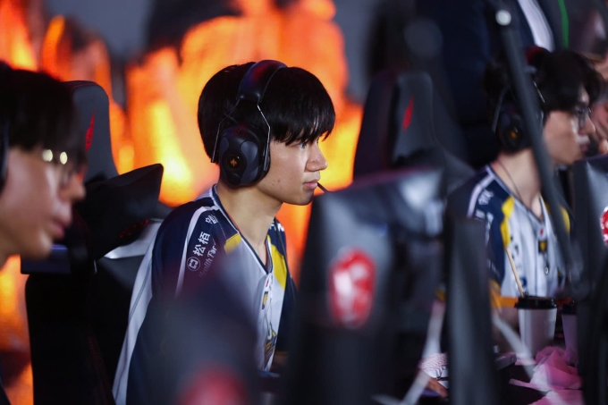HongQ trong trận chung kết tổng LCP 2025 gặp TSW. Ảnh: Quỳnh Trần