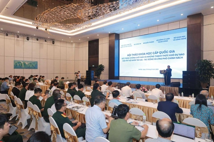 Hội thảo khoa học cấp Quốc gia về Sức mạnh không giới hạn và những thách thức khó dự báo của AI - Tác động và ứng phó chính sách, sáng 15/9. Ảnh: Nguyễn Quyết