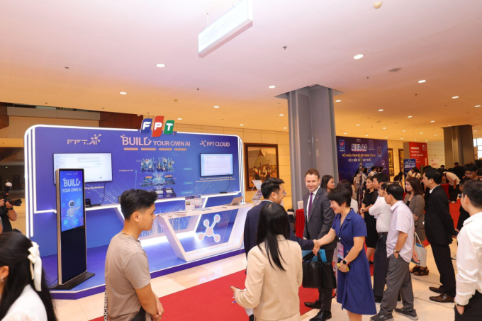 FPT trình diễn hệ sinh thái AI toàn diện tại sự kiện AI4VN 2025. Ảnh: FPT