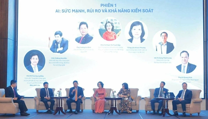 Chủ tịch FPT Trương Gia Bình chia sẻ kiến nghị về chính sách phát triển AI. Ảnh: Nguyễn Quyết