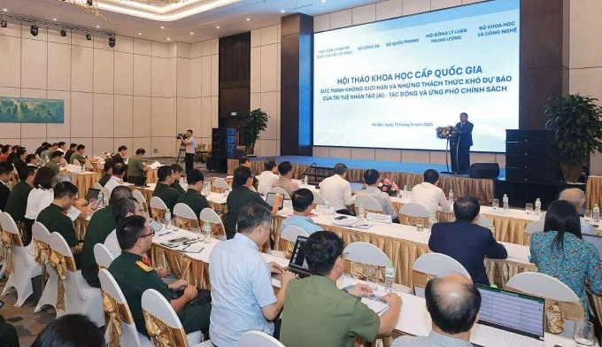Hội thảo khoa học cấp Quốc gia về Sức mạnh không giới hạn và những thách thức khó dự báo của AI - Tác động và ứng phó chính sách, sáng 15/9. Ảnh: Nguyễn Quyết