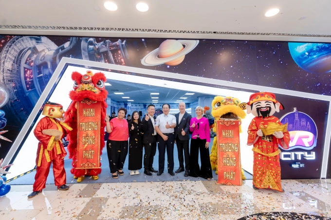 Đại diện các bên tại lễ khai trương tổ hợp. Ảnh: Rsvp