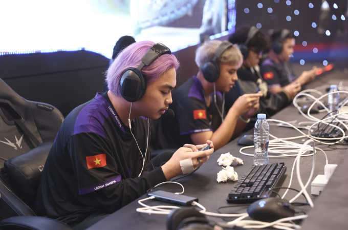 Đội tuyển Legion Esports thi đấu tại chung kết Vietnam MLBB Championship Spring 2025. Ảnh: Quỳnh Trần