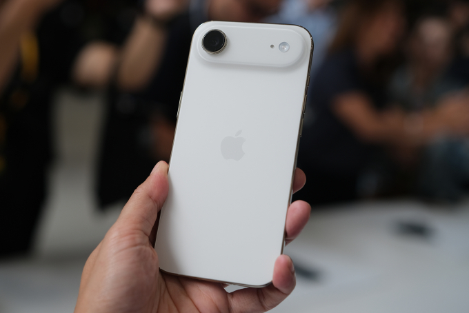 Ảnh thực tế iPhone 17 Air tại lễ ra mắt. Ảnh: Tuấn Hưng
