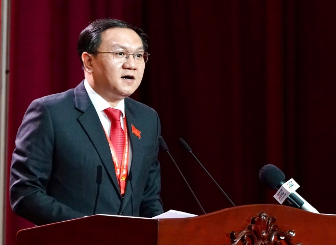 Ông Lâm Đình Thắng, Giám đốc Sở Khoa học và Công nghệ TP HCM, trình bày tham luận tại Đại hội sáng 15/10. Ảnh: Thanh Hiệp