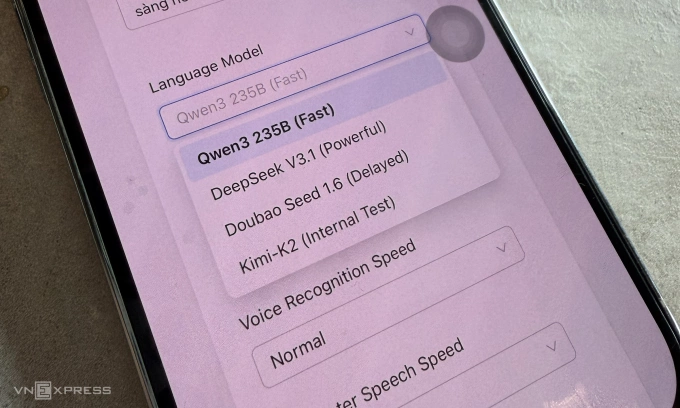 Giao diện trang quản lý cho phép người dùng có thể thiết lập mô hình AI, giọng nói, tốc độ... cho robot. Ảnh: Lưu Quý