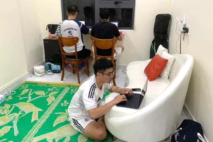 Nhóm kỹ sư FPT bỏ hết mọi công việc để phát triển nền tảng dự báo thiên tai. Ảnh: NVCC