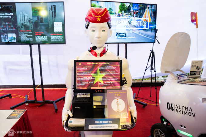 Một sản phẩm Việt Nam được trưng bày tại triển lãm bên lề Đại hội Đại biểu lần thứ I, Đảng bộ Bộ Khoa học và Công nghệ, chiều 16/8. Ảnh: Đình Tùng