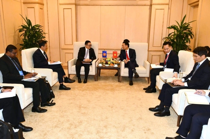 Bộ trưởng Khoa học và Công nghệ Nguyễn Mạnh Hùng tiếp Tổng thư ký ASEAN Kao Kim Hourn, chiều 14/1. Ảnh: Doãn Mạnh