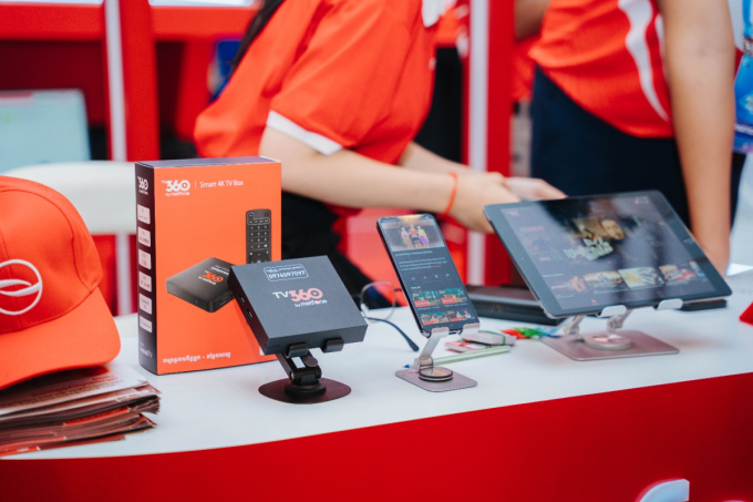 Các sản phẩm trong hệ sinh thái công nghệ Metfone. Ảnh: Lê Kiên.