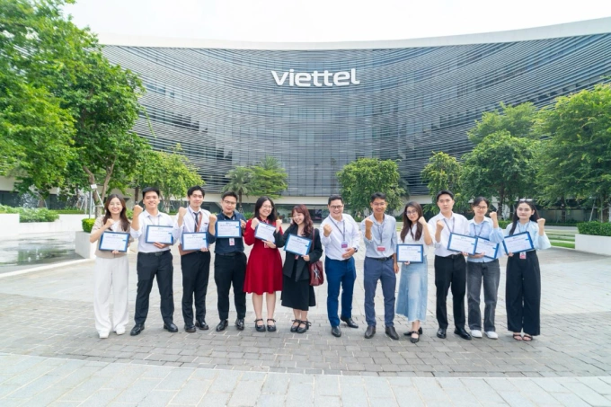 Các ứng viên cuộc thi Future Changemakers tại trụ sở Viettel. Ảnh: Viettel