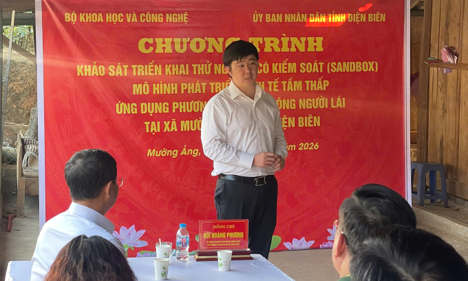 Thứ trưởng Khoa học và Công nghệ Bùi Hoàng Phương trong buổi khảo sát triển khai thử nghiệm UAV tại xã Mường Ảng, Điện Biên. Ảnh: MST