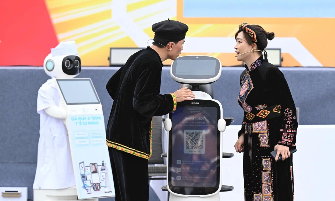 Hoạt cảnh về ứng dụng chuyển đổi số tại diễn đàn Quốc gia phát triển doanh nghiệp Công nghệ Việt Nam, tháng 12/2025. Ảnh: Giang Huy