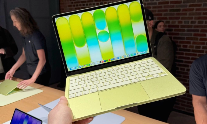 MacBook Neo phiên bản màu vàng. Ảnh: Toms Guide